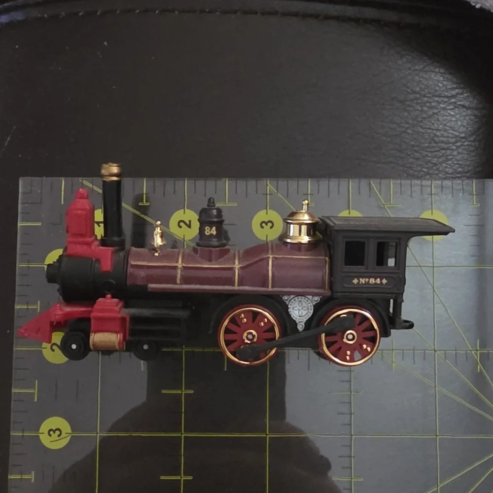 HO Gauge Steam‎ Locomotive 4-4-0 No. 84 Red Black Gold Brown Plastic Model
